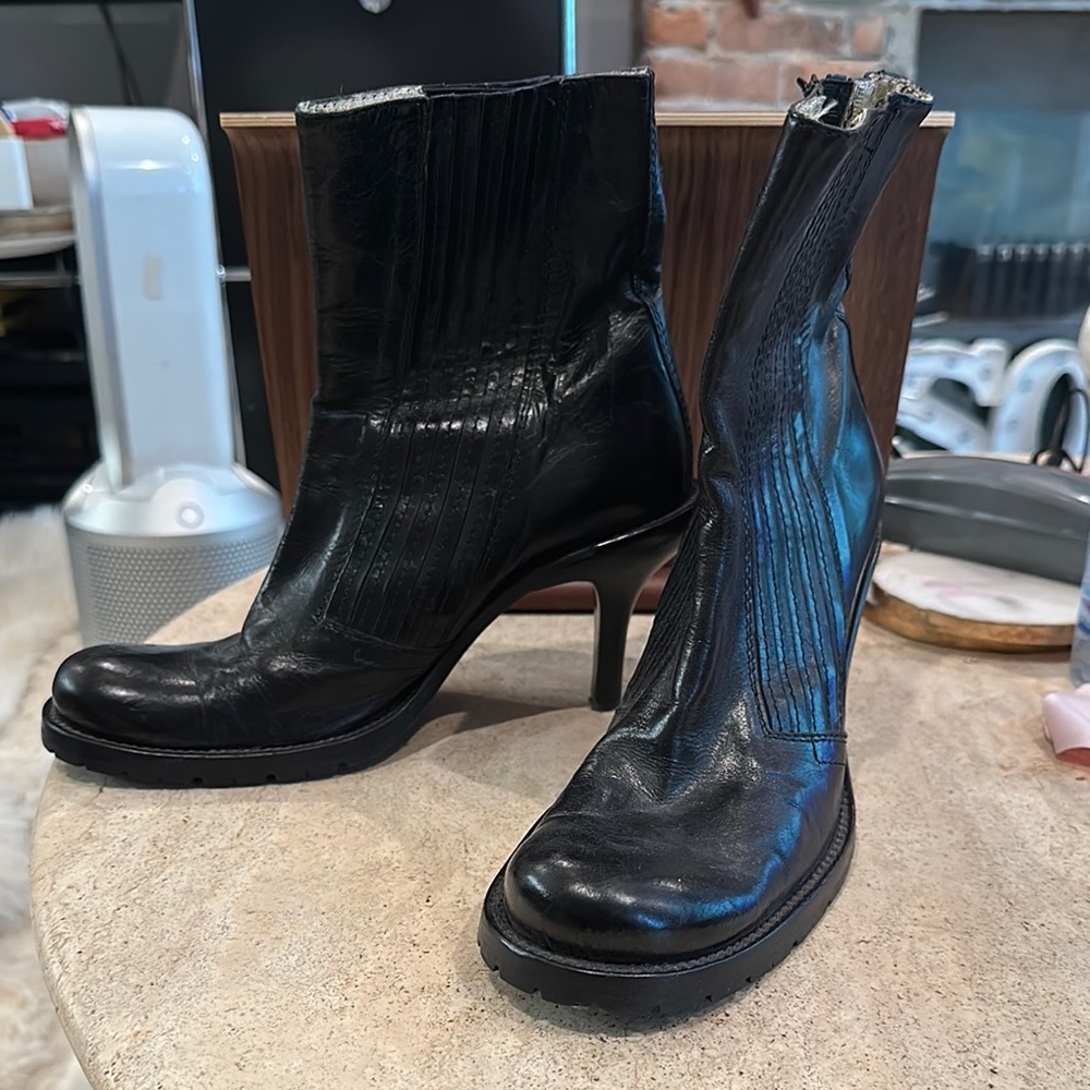 Elegant Black Ankle Boots